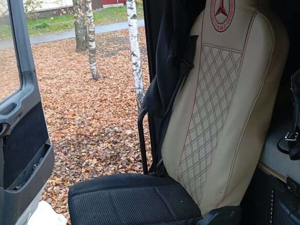2011 Mercedes-Benz Actros, белый, 3100000 рублей - вид 15