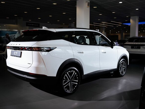 2026 Omoda C7, белый, 3299000 рублей - вид 3