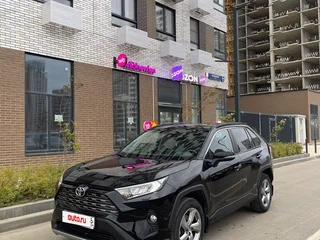2021 Toyota RAV4 V (XA50), чёрный, 3150000 рублей, вид 1