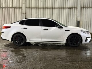 2019 Kia Optima IV Рестайлинг, белый, 2150000 рублей, вид 4