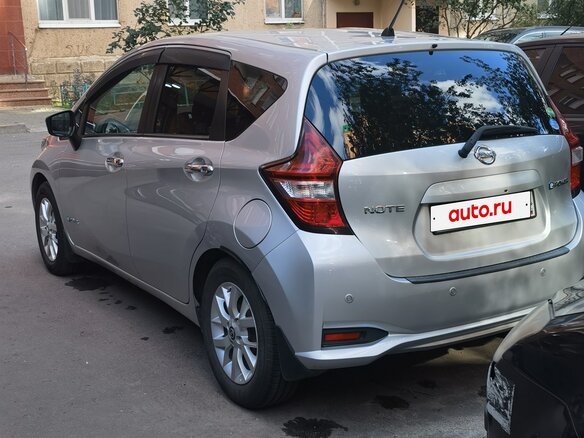 2019 Nissan Note e-Power II Рестайлинг, серебристый, 1200000 рублей - вид 4