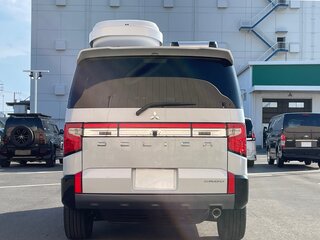 2023 Mitsubishi Delica D:5 I Рестайлинг, белый, 2400000 рублей, вид 4