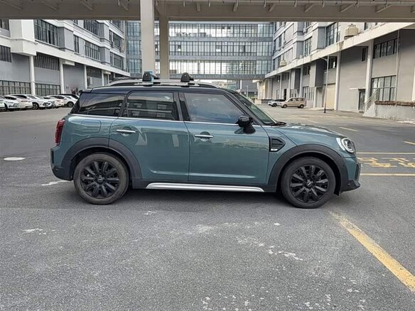 2022 Mini Countryman Cooper II Рестайлинг, зелёный - вид 7
