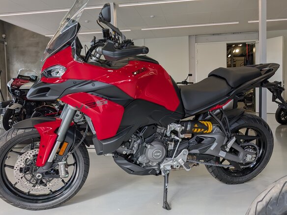 2026 Ducati Multistrada V2, красный, 2550000 рублей - вид 9