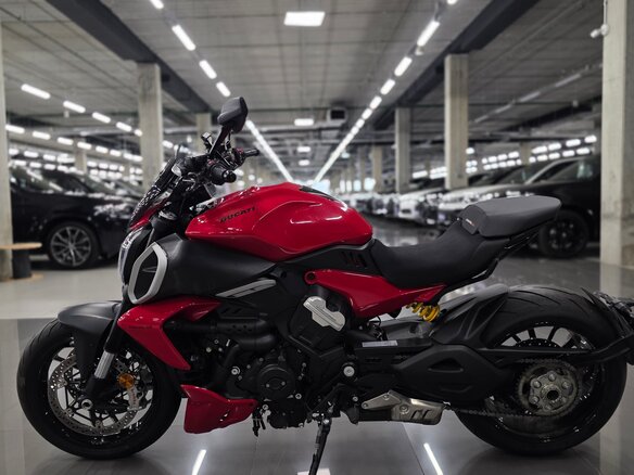 2022 Ducati Diavel V4, красный, 2349000 рублей - вид 2