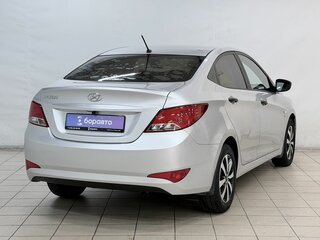 2014 Hyundai Solaris I Рестайлинг, серебристый, 999000 рублей, вид 4