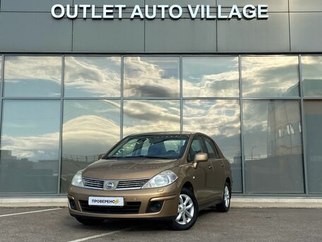 Nissan Tiida I