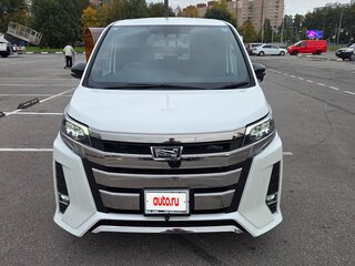 2021 Toyota Noah III (R80) Рестайлинг, белый, 2800000 рублей, вид 2