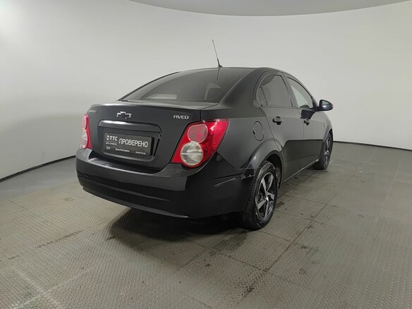 2013 Chevrolet Aveo II, чёрный, 455000 рублей - вид 4