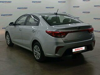 2018 Kia Rio IV, белый, 1231000 рублей, вид 4