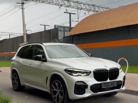 2019 BMW X5 30d IV (G05/G18), белый, 6850000 рублей, вид 2