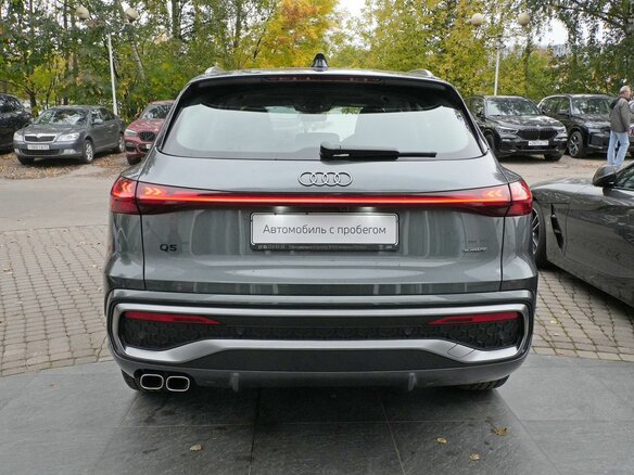 2025 Audi Q5 40 TDI III (GU), серый, 8060000 рублей - вид 3