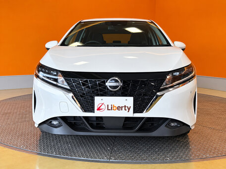 2022 Nissan Note e-Power III, белый, 1590000 рублей, вид 2