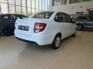 2026 Lada (ВАЗ) Granta I Рестайлинг, белый, 1101000 рублей, вид 3
