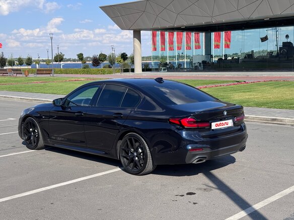2019 BMW 5 серии 520d VII (G30/G31/G38), чёрный, 3790000 рублей - вид 6