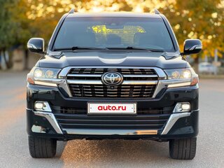 2020 Toyota Land Cruiser 200 Series Рестайлинг 2, чёрный, 8199000 рублей, вид 2