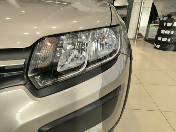 2017 Renault Sandero Stepway II, бежевый, 830000 рублей - вид 16