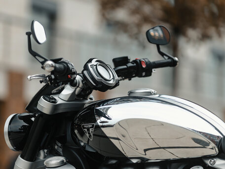 2023 Triumph Rocket 3, серебристый, 2490000 рублей, вид 1