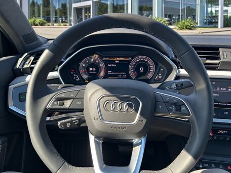 2026 Audi Q3 35 TFSI II (F3), серый, 3899000 рублей, вид 5