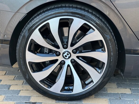 2020 Bentley Flying Spur III, серый - вид 19