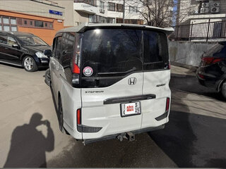 2019 Honda Stepwgn Spada V Рестайлинг, белый, 2500000 рублей, вид 4