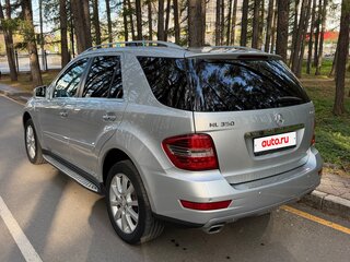 2010 Mercedes-Benz M-Класс 350 II (W164) Рестайлинг, серебристый, 1750000 рублей, вид 4