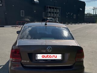 2017 Volkswagen Polo V Рестайлинг, коричневый, 1180000 рублей, вид 4