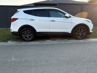 2017 Hyundai Santa Fe III Рестайлинг, белый, 2550000 рублей, вид 3