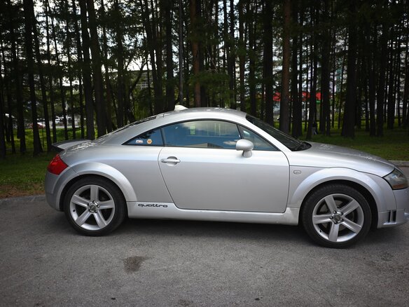 2000 Audi TT I (8N), серебристый, 600000 рублей - вид 3