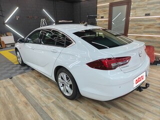 2019 Opel Insignia II, белый, 2100000 рублей, вид 3
