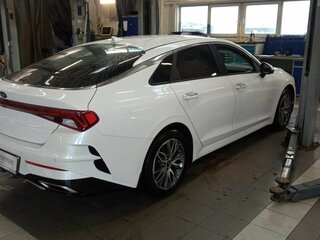 2021 Kia K5 III, белый, 2494000 рублей, вид 3