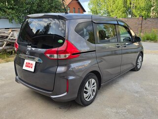 2018 Honda Freed II, серый, 2100000 рублей, вид 4