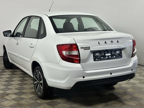 2026 Lada (ВАЗ) Granta I Рестайлинг, белый - вид 2