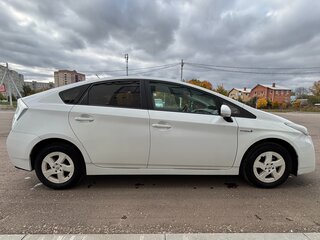 2010 Toyota Prius III (XW30), белый, 1320000 рублей, вид 5