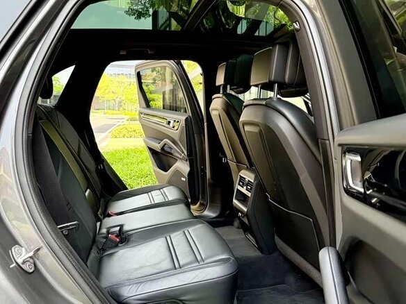 2022 Porsche Cayenne E-Hybrid III, серый, 5860633 рублей - вид 6