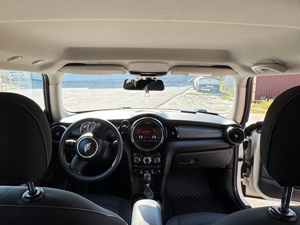 2015 Mini Hatch Cooper III (F55/F56), белый, 1620000 рублей - вид 6