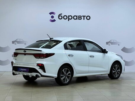 2020 Kia Rio IV, белый, 1400000 рублей, вид 3
