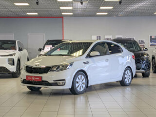 2016 Kia Rio III Рестайлинг, белый, 809900 рублей, вид 3