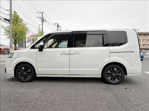 2023 Honda Stepwgn Spada VI, белый, 2325000 рублей - вид 4