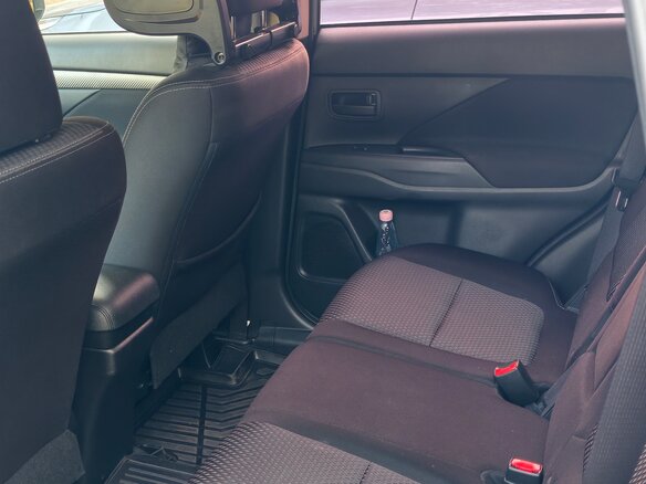 2017 Mitsubishi Outlander III Рестайлинг 2, серебристый, 1670000 рублей - вид 8