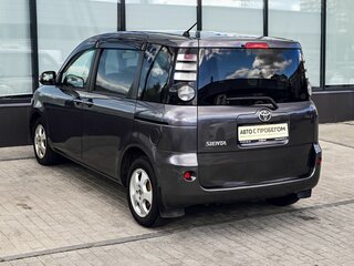 2010 Toyota Sienta I Рестайлинг 1, серый, 629000 рублей, вид 3