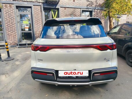 2025 BYD Yuan Up 45.12 kWh, зелёный, 1795000 рублей, вид 4