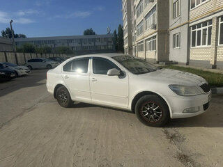 2011 Skoda Octavia II (A5) Рестайлинг, белый, 1000000 рублей, вид 4