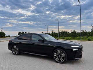 2024 BMW 7 серии 740i xDrive VII (G70), чёрный, 12900000 рублей, вид 3