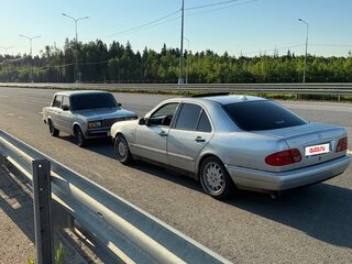 1997 Mercedes-Benz E-Класс 230 II (W210, S210), серебристый, 210000 рублей, вид 3