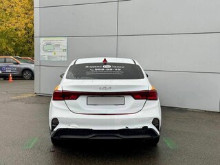 2021 Kia Cerato IV Рестайлинг, красный, 1409000 рублей, вид 5