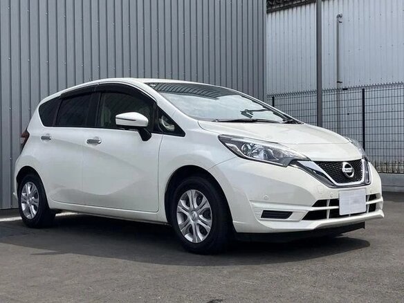 2020 Nissan Note II Рестайлинг, белый, 1090004 рублей - вид 2