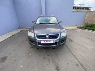 2008 Volkswagen Touareg I Рестайлинг, серый, 700000 рублей, вид 2