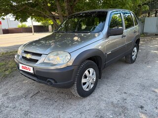 2017 Chevrolet Niva I Рестайлинг, серый, 650000 рублей, вид 1