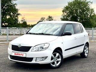 2011 Skoda Fabia II Рестайлинг, белый, 490000 рублей, вид 1